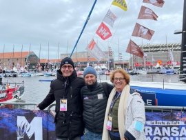 Rémi Berneau, Arnaud Boissières et Sylvie Berneau au départ de la Transat Jacques Vabre le 7 novembre 2021.